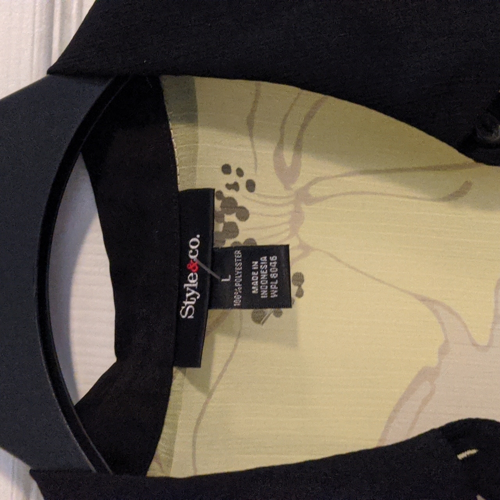 NWT Style & Co button down - Picture 2 of 3